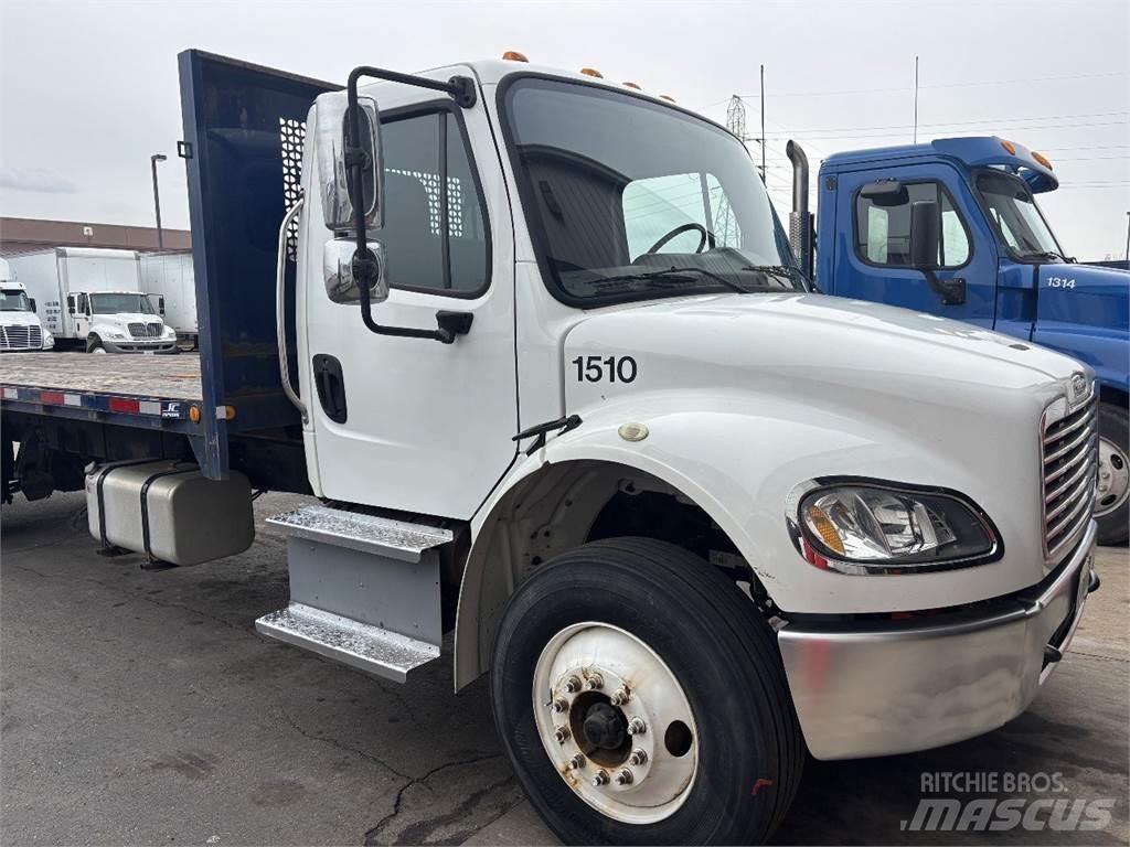 Freightliner M2 106 Lava-kuorma-autot