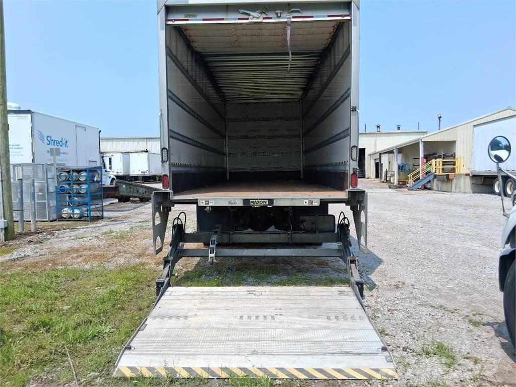 Freightliner M2-106 Umpikorikuorma-autot