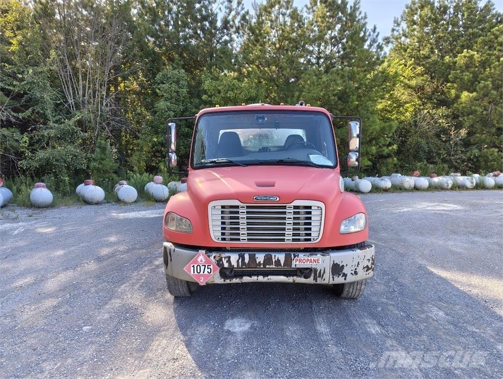 Freightliner M2 106 Muut kuorma-autot