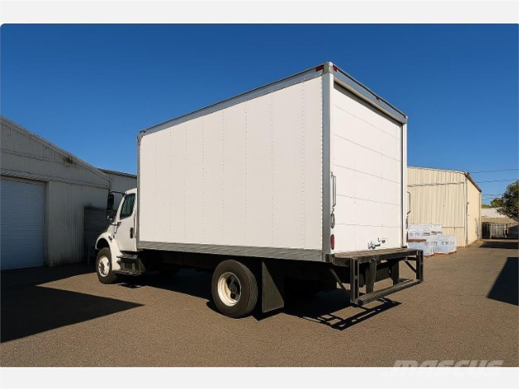 Freightliner M2 106 Umpikorikuorma-autot