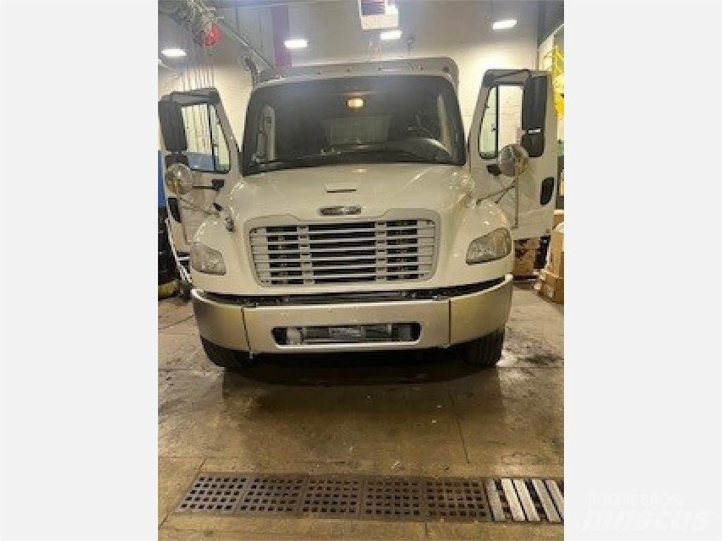 Freightliner M2106 Juomien jakeluautot