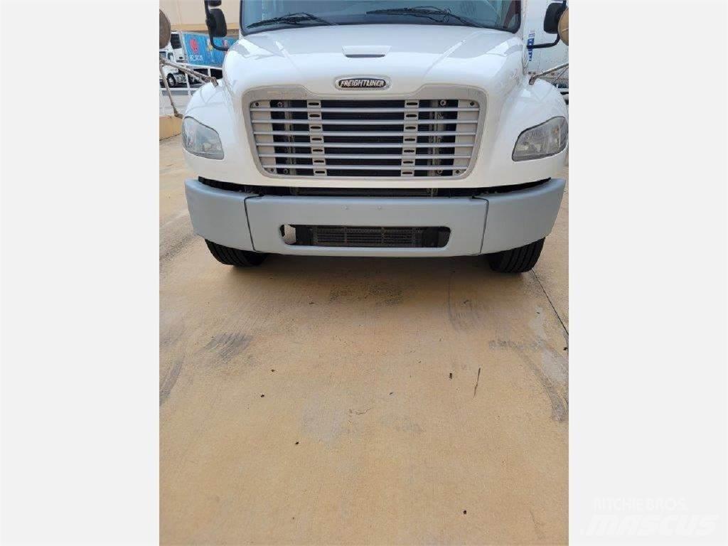 Freightliner M2106 Juomien jakeluautot