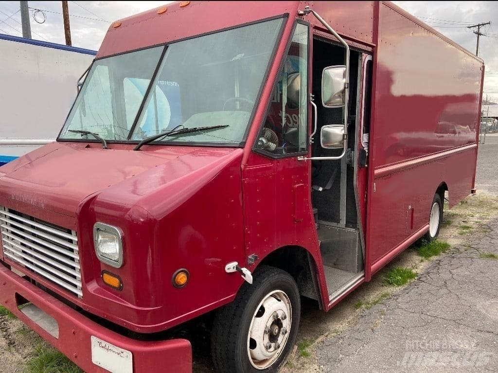 Freightliner MT45 Jakeluautot