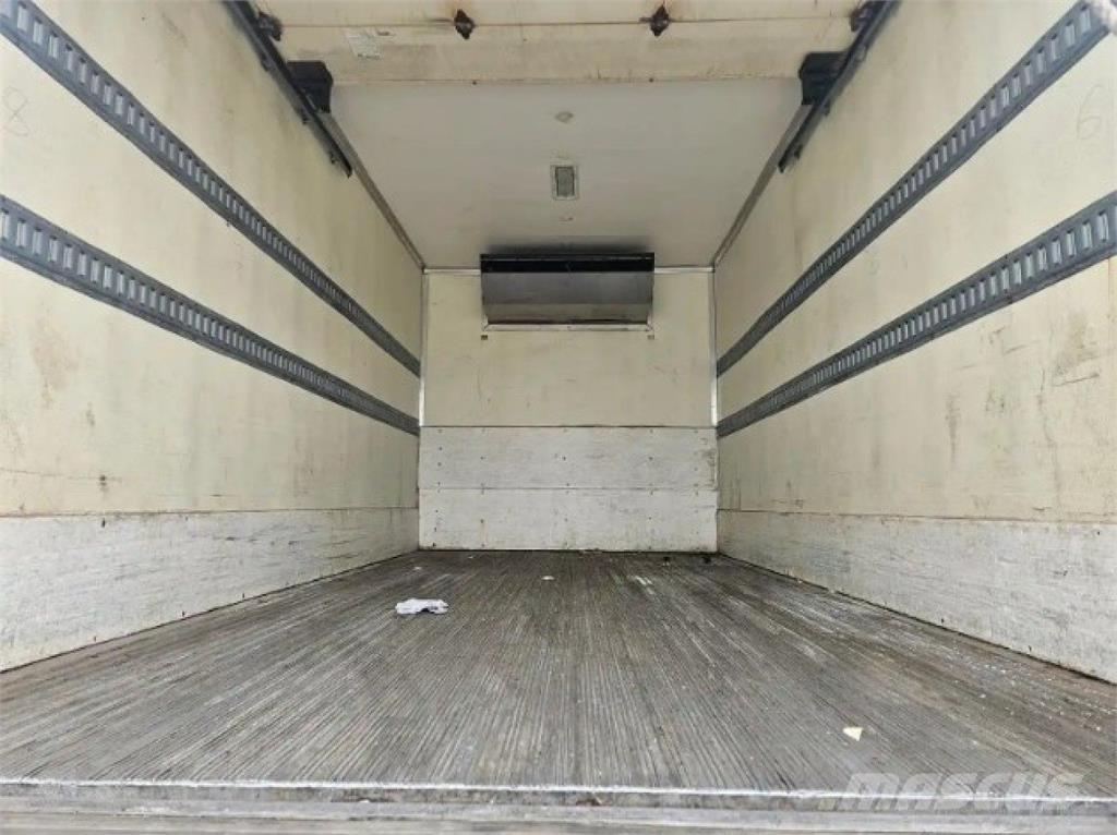 Hino 195 Kylmä-/Lämpökori kuorma-autot