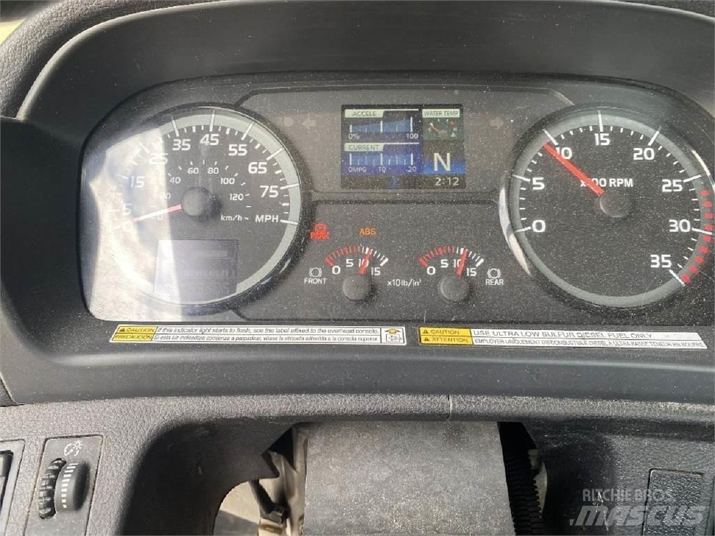 Hino 338 Kuorma-autoalustat