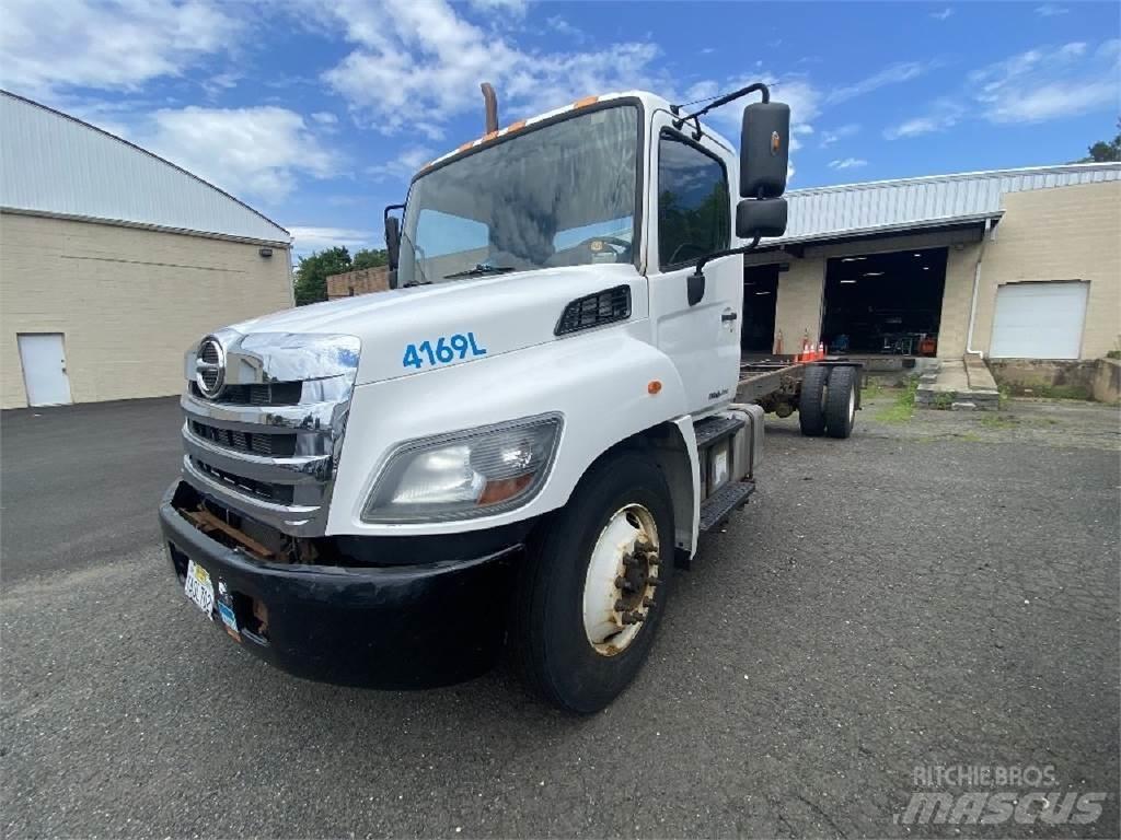 Hino 338 Kuorma-autoalustat
