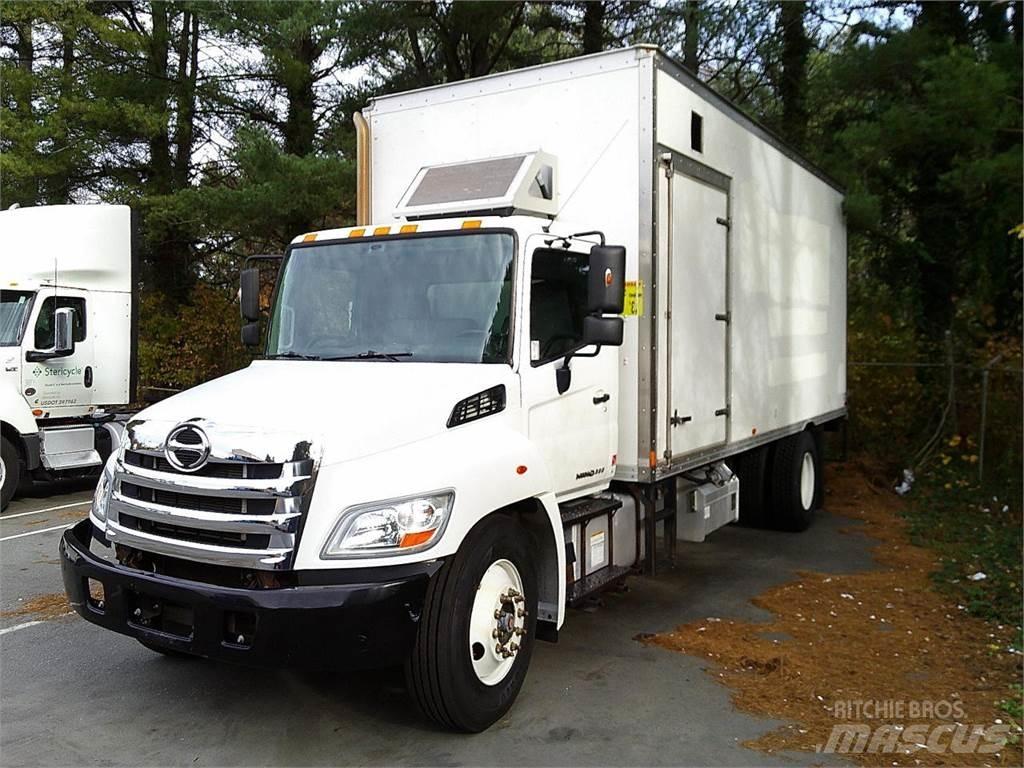 Hino 338 Umpikorikuorma-autot