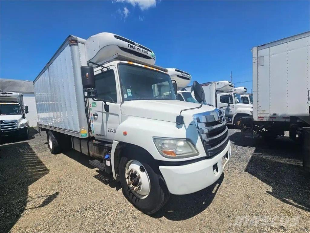 Hino 338 Kylmä-/Lämpökori kuorma-autot