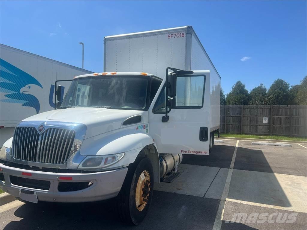 International 4300 Umpikorikuorma-autot