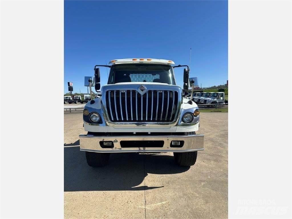 International 7600 Hinausautot