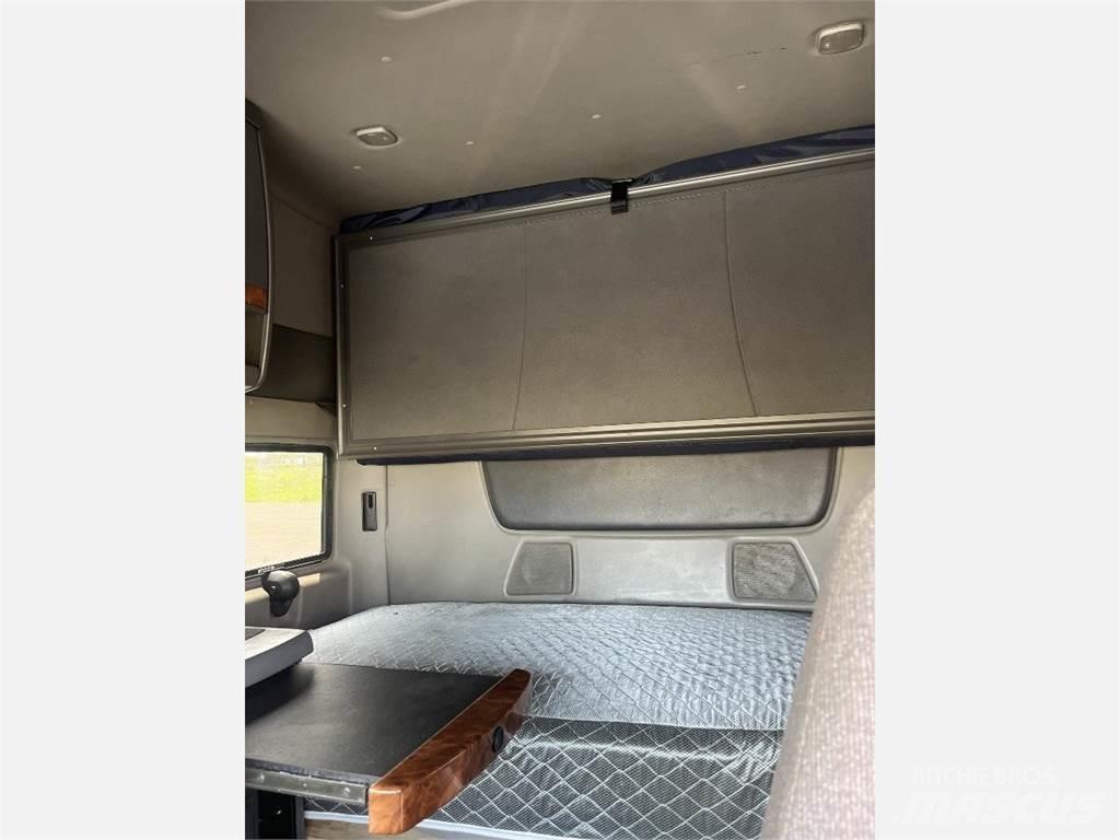 International LT625 Vetopöytäautot