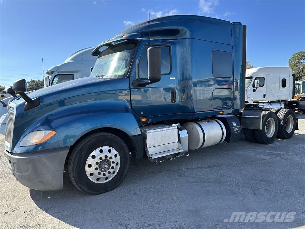 International LT625 Vetopöytäautot