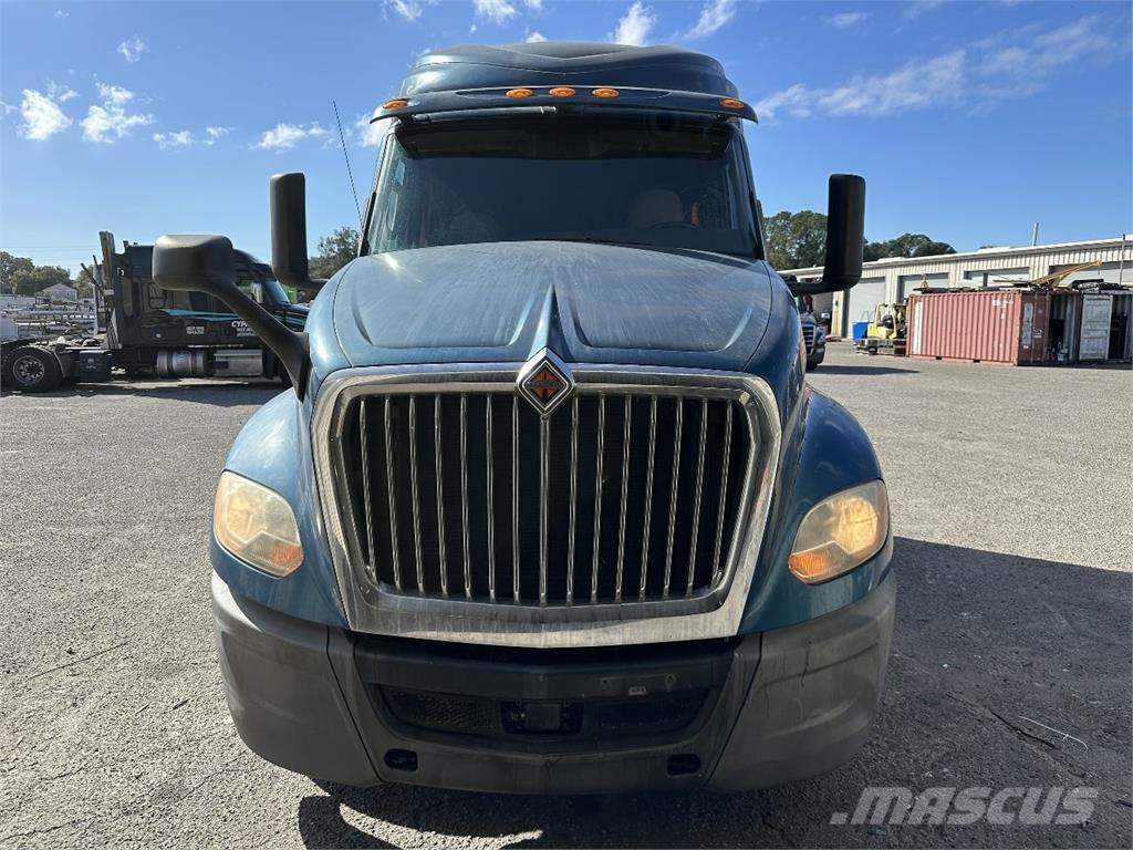 International LT625 Vetopöytäautot