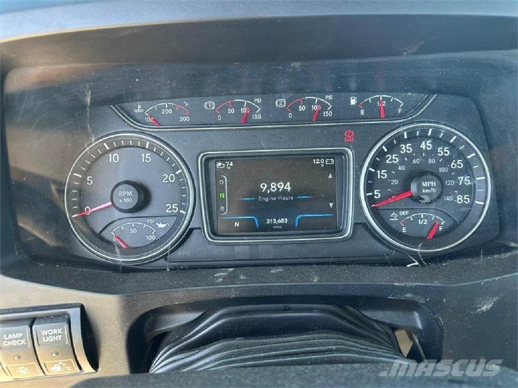 International RH Vetopöytäautot