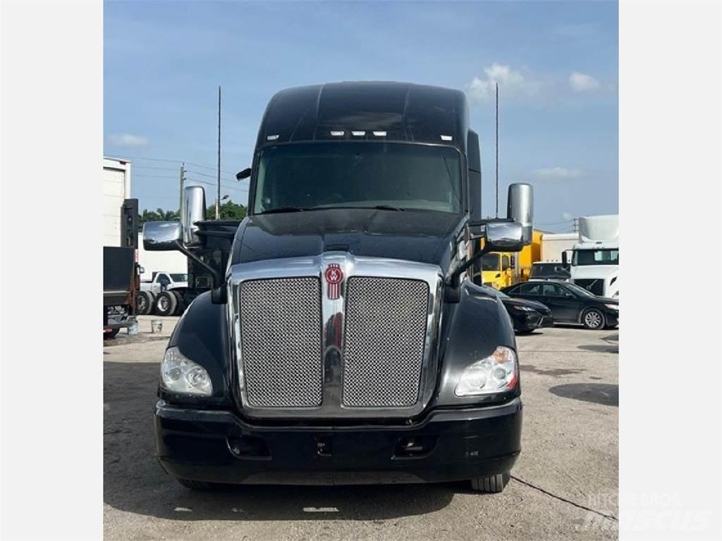 Kenworth T680 Vetopöytäautot