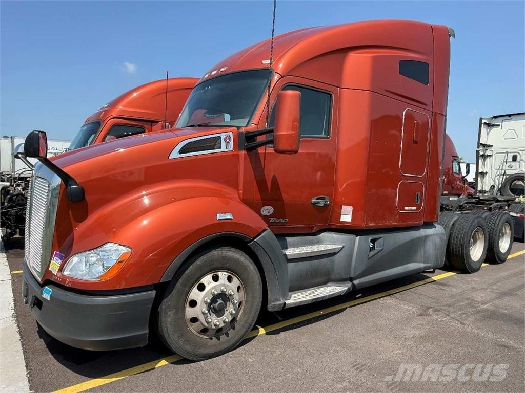 Kenworth T680 Vetopöytäautot