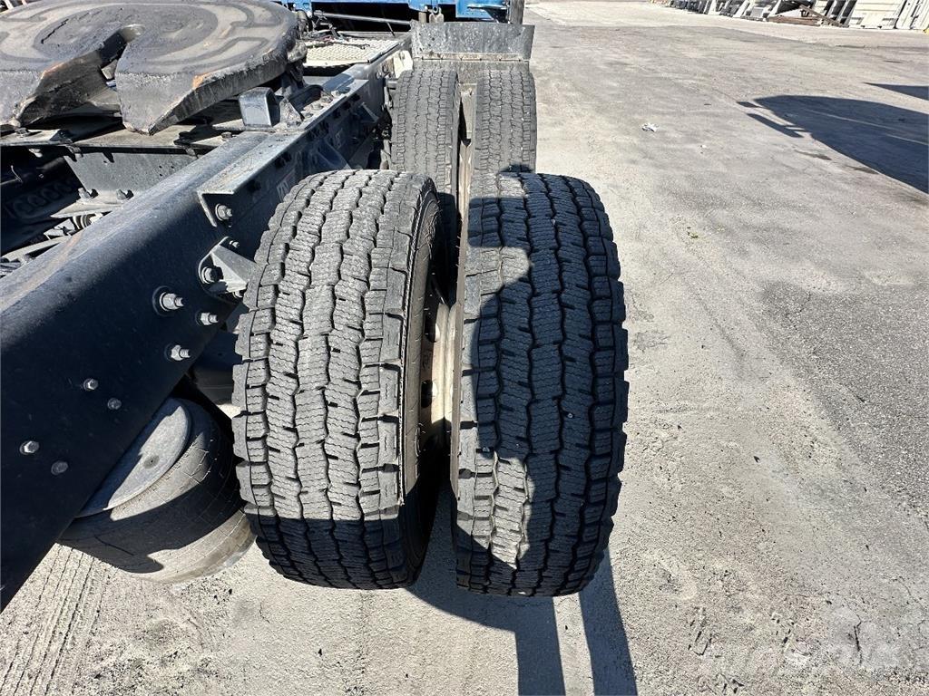 Kenworth T680 Vetopöytäautot