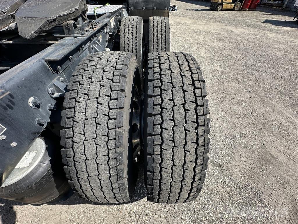 Kenworth T680 Vetopöytäautot