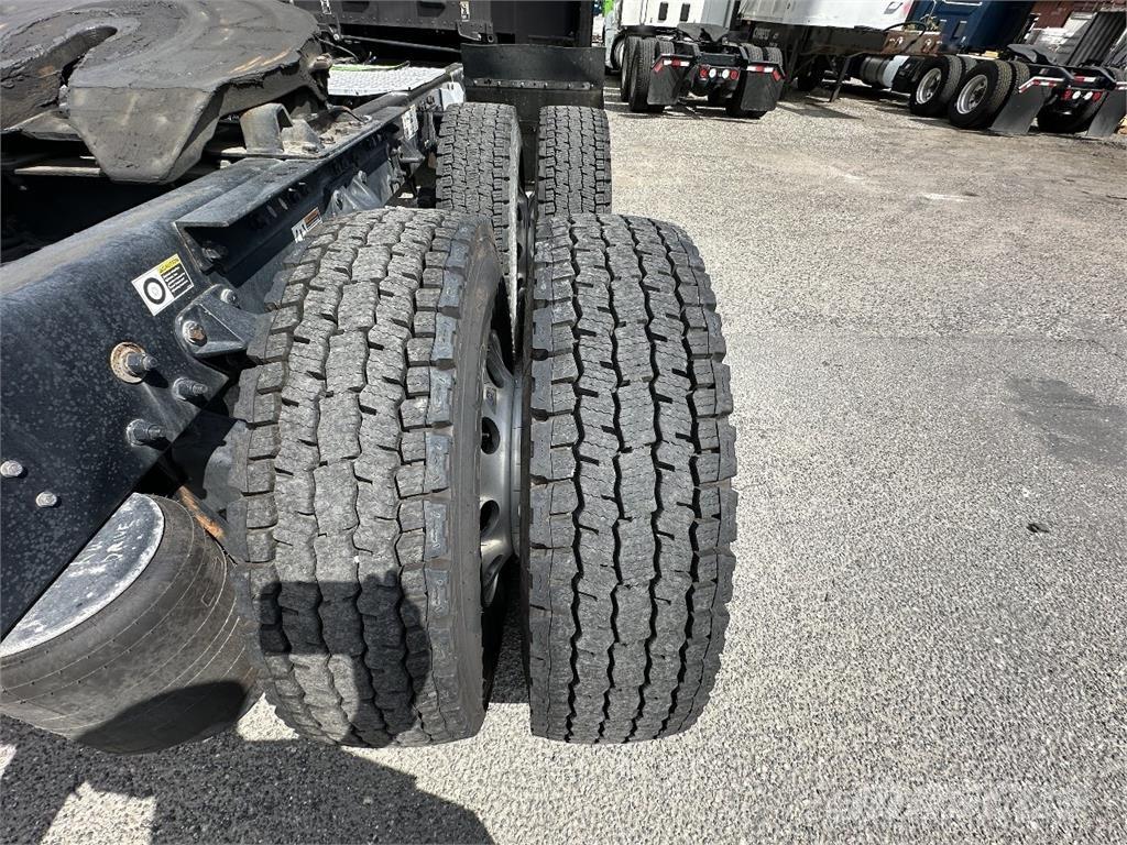 Kenworth T680 Vetopöytäautot