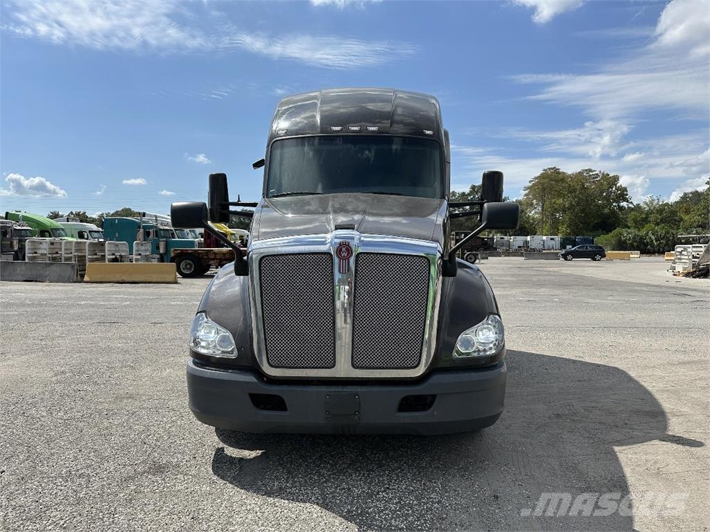 Kenworth T680 Vetopöytäautot