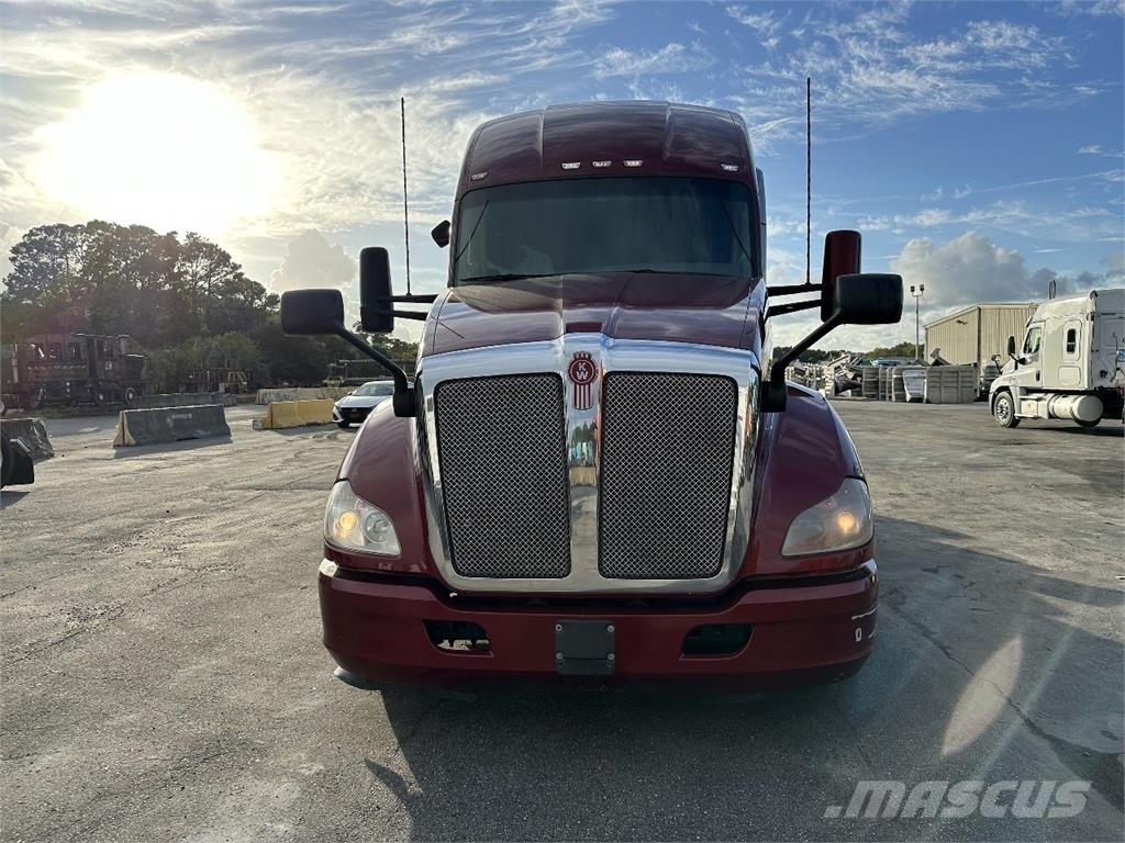Kenworth T680 Vetopöytäautot