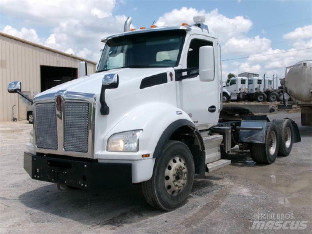 Kenworth T880 Vetopöytäautot