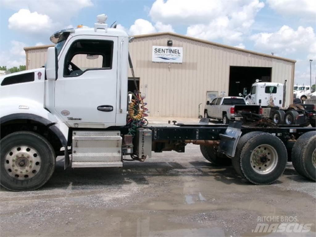 Kenworth T880 Vetopöytäautot