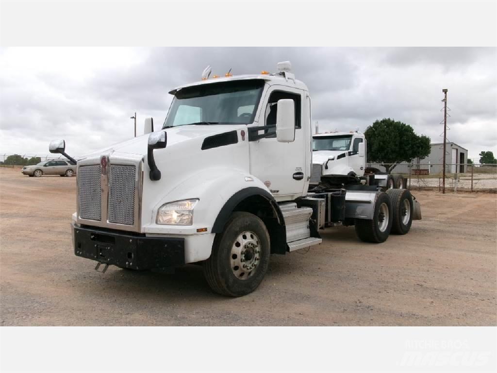 Kenworth T880 Vetopöytäautot