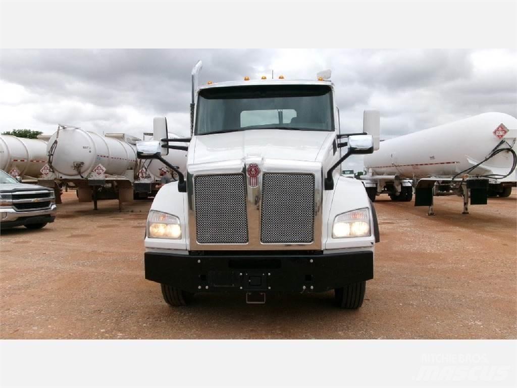 Kenworth T880 Vetopöytäautot