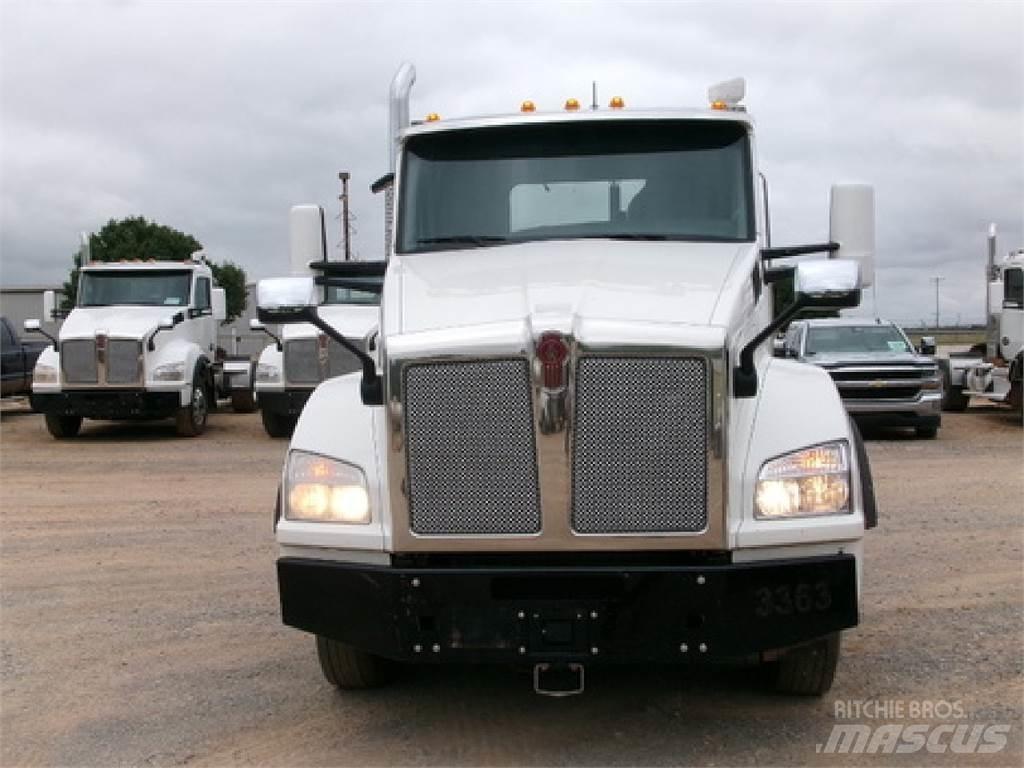 Kenworth T880 Vetopöytäautot