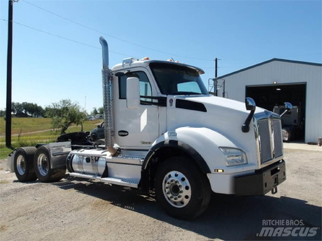 Kenworth T880 Vetopöytäautot