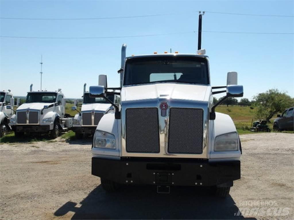 Kenworth T880 Vetopöytäautot