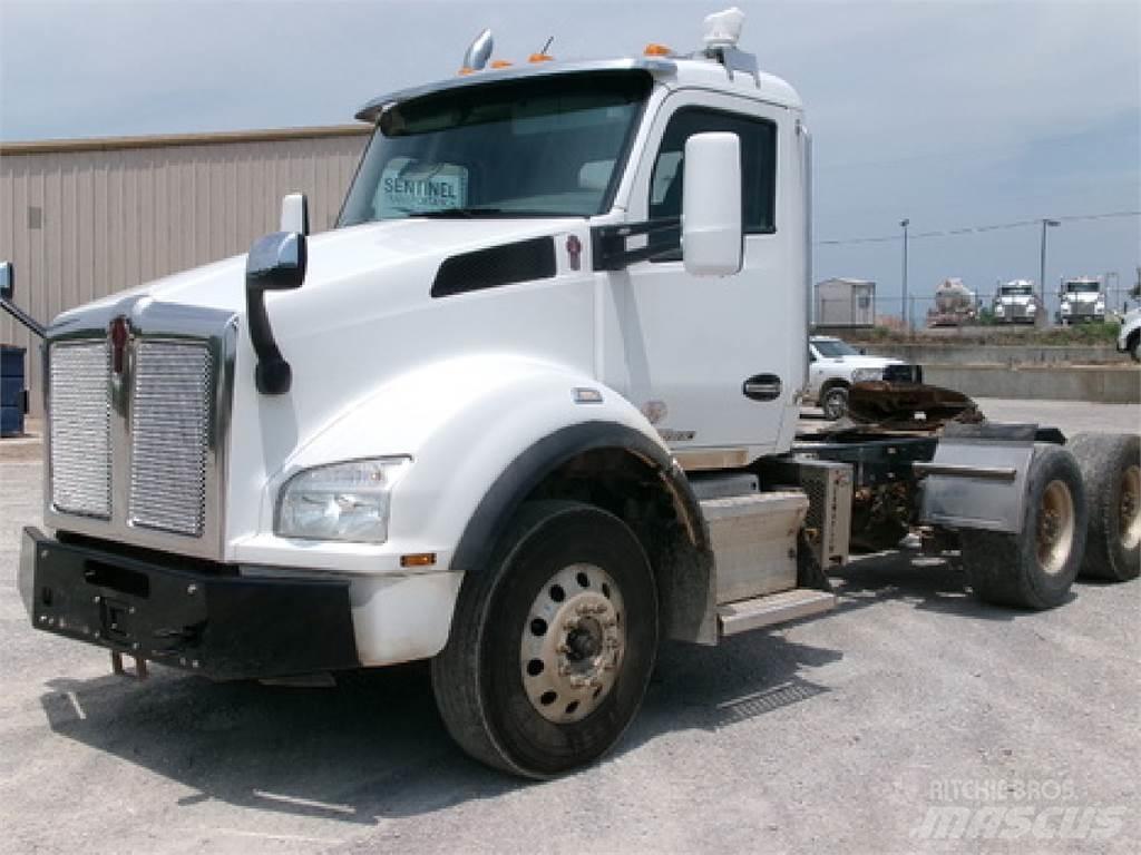 Kenworth T880 Vetopöytäautot