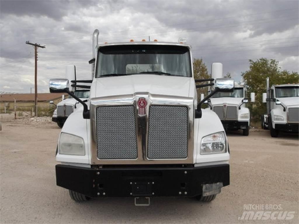 Kenworth T880 Vetopöytäautot