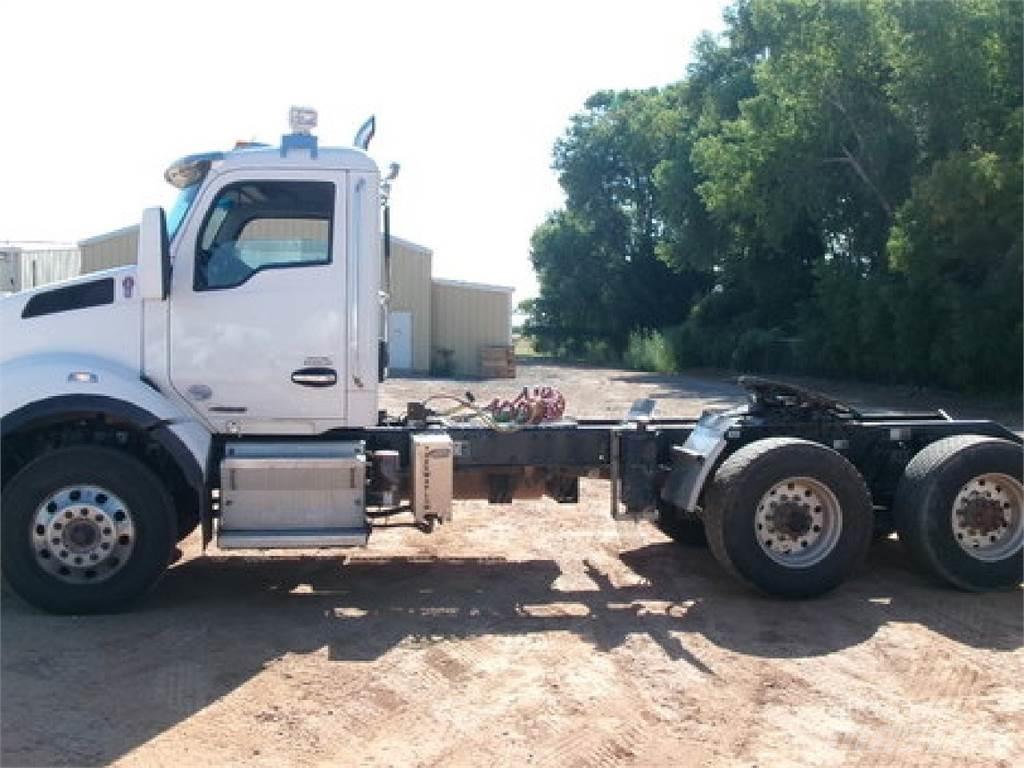 Kenworth T880 Vetopöytäautot