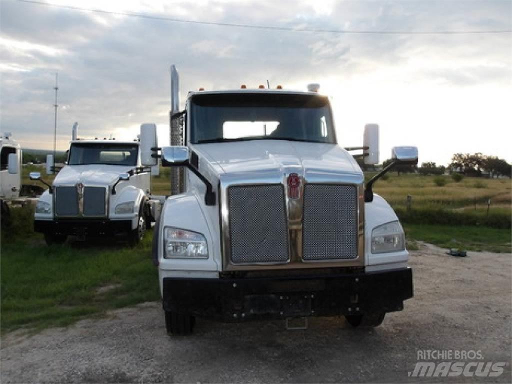 Kenworth T880 Vetopöytäautot