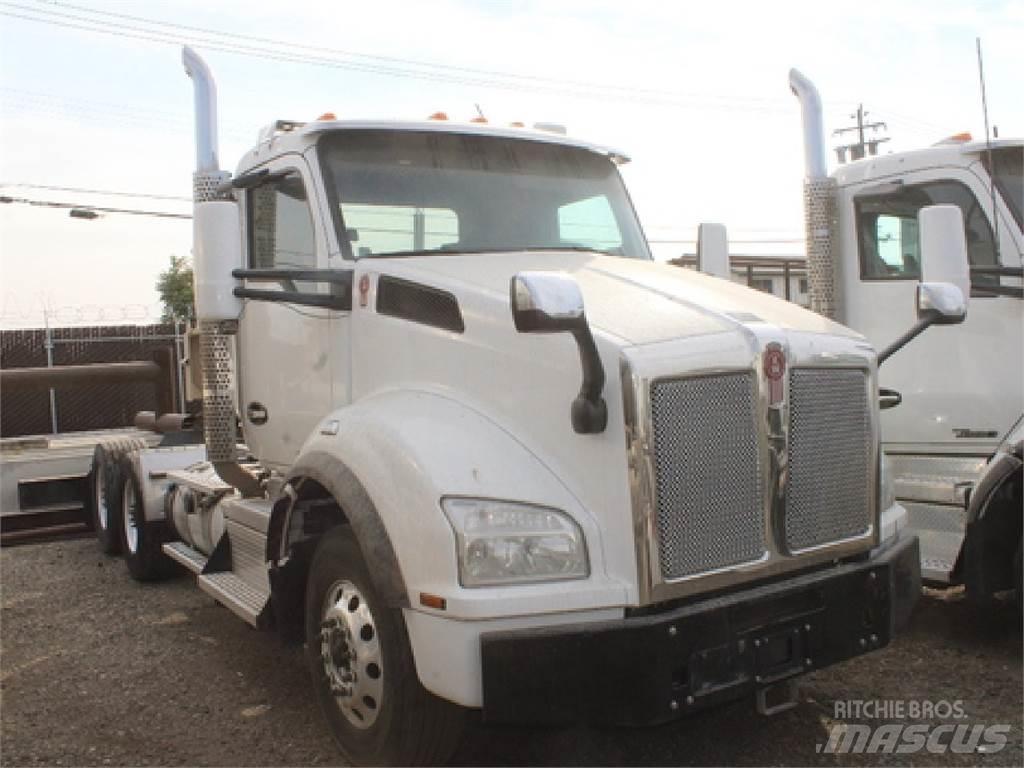 Kenworth T880 Vetopöytäautot