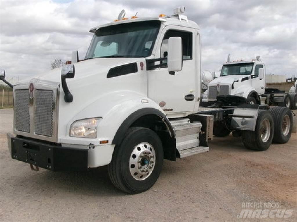 Kenworth T880 Vetopöytäautot