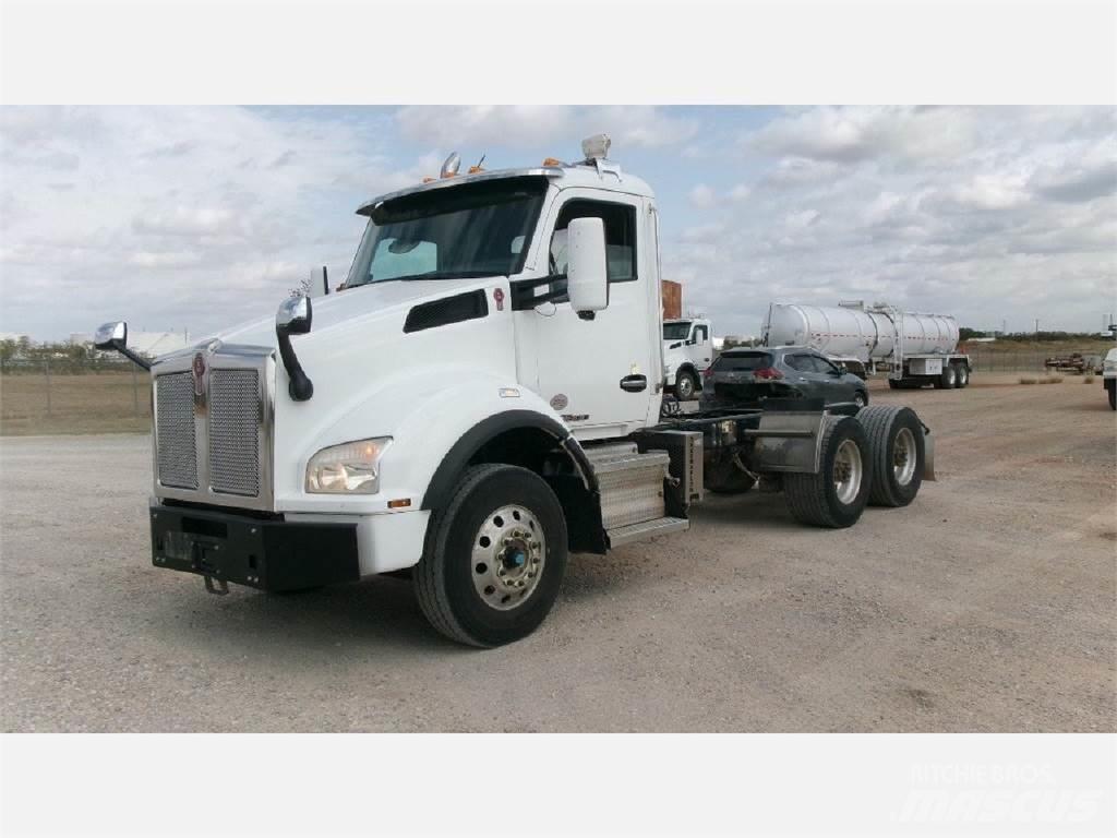 Kenworth T880 Vetopöytäautot
