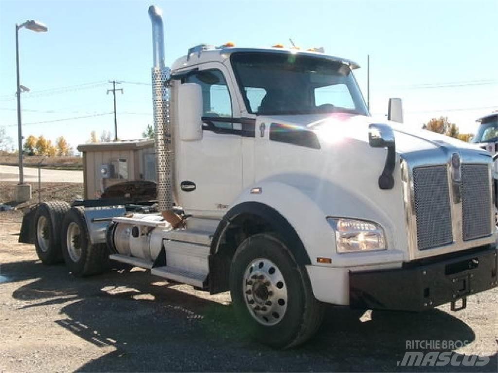 Kenworth T880 Vetopöytäautot