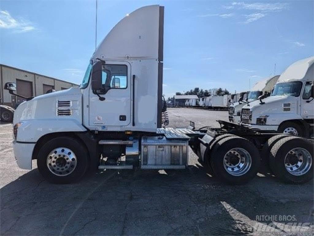 Mack AN64T Vetopöytäautot