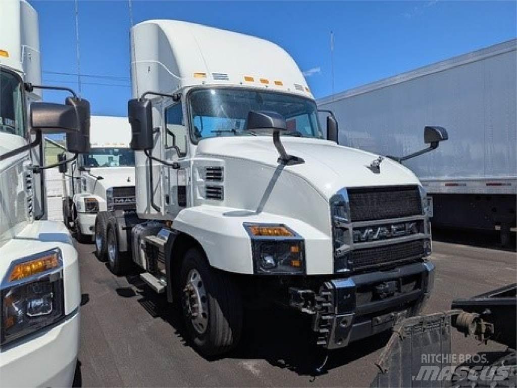 Mack AN64T Vetopöytäautot
