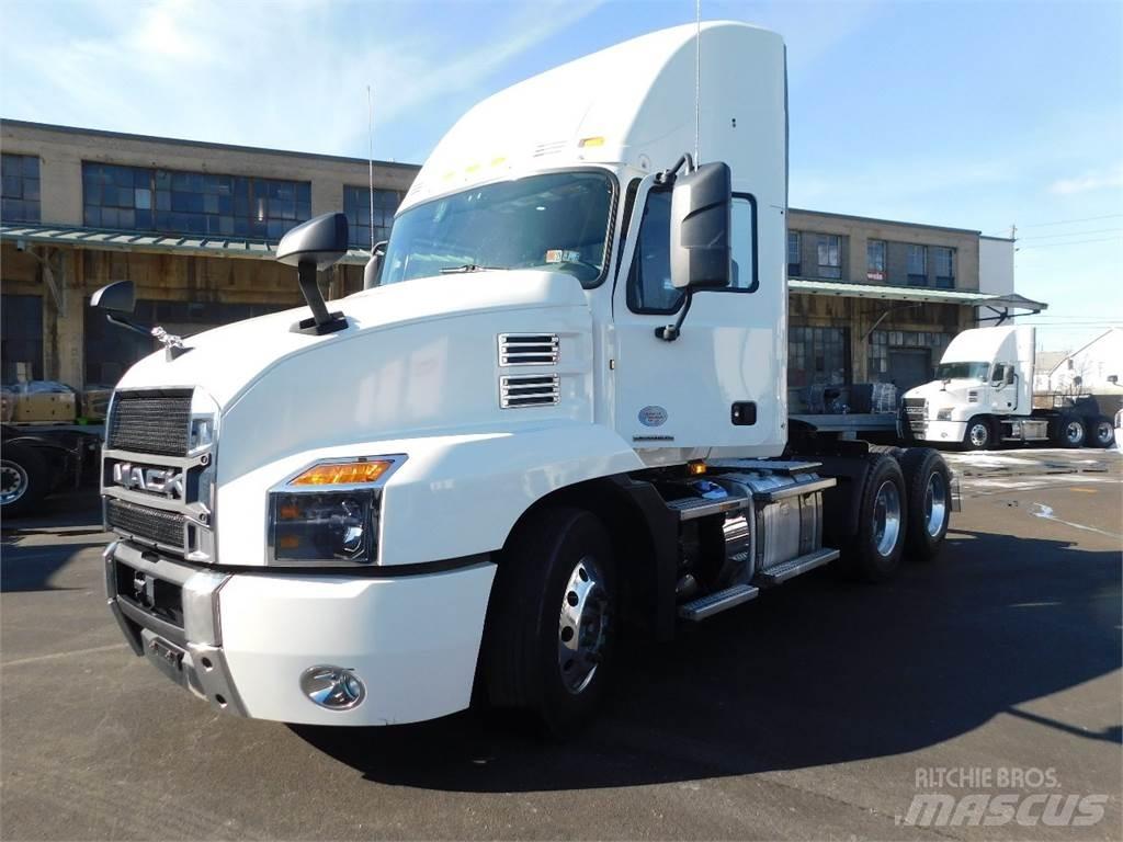Mack AN64T Vetopöytäautot