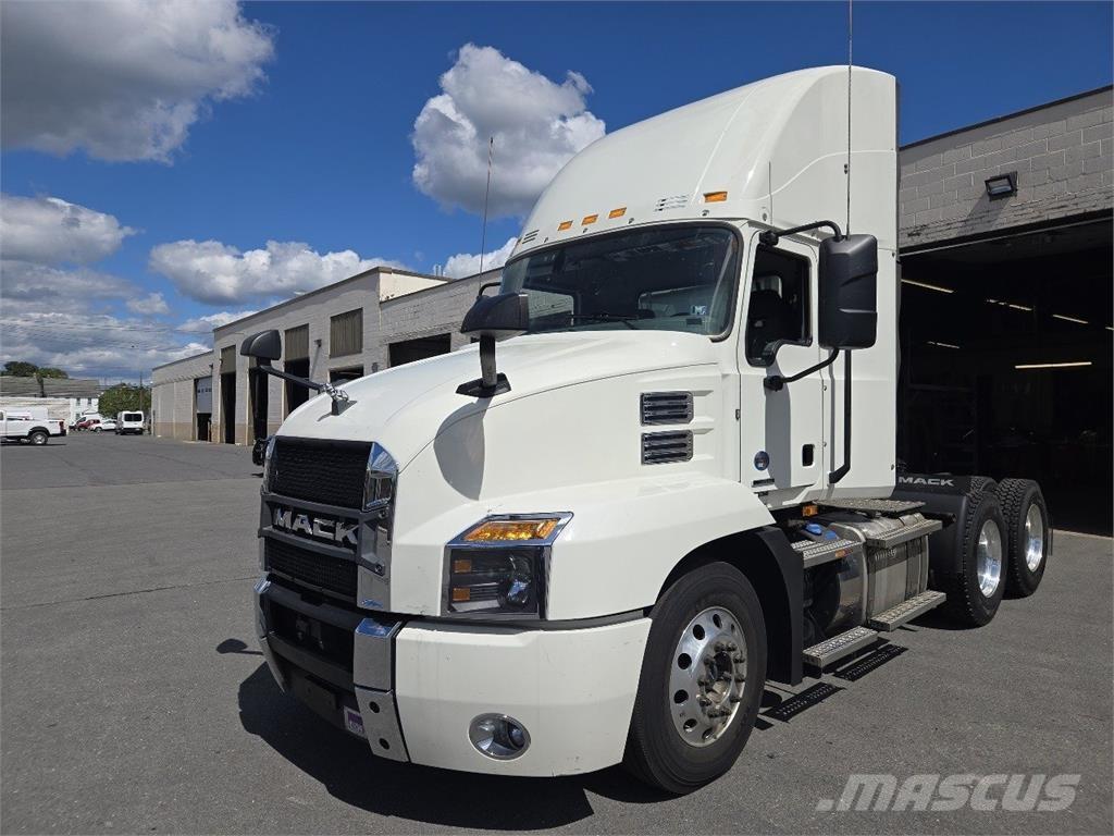 Mack AN64T Vetopöytäautot