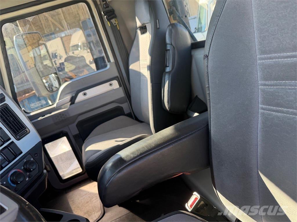 Mack AN64T Vetopöytäautot