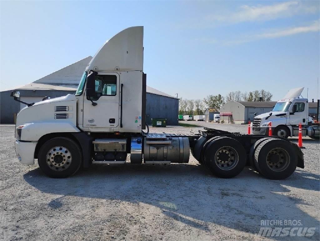 Mack Anthem AN64T Vetopöytäautot