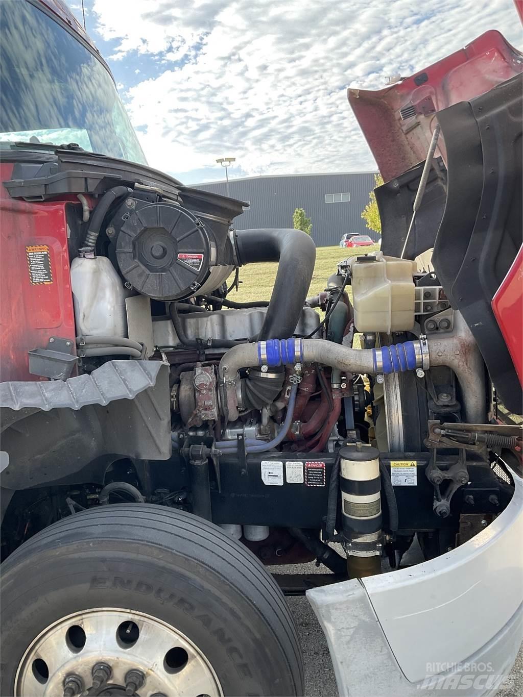 Mack CXU613 Vetopöytäautot