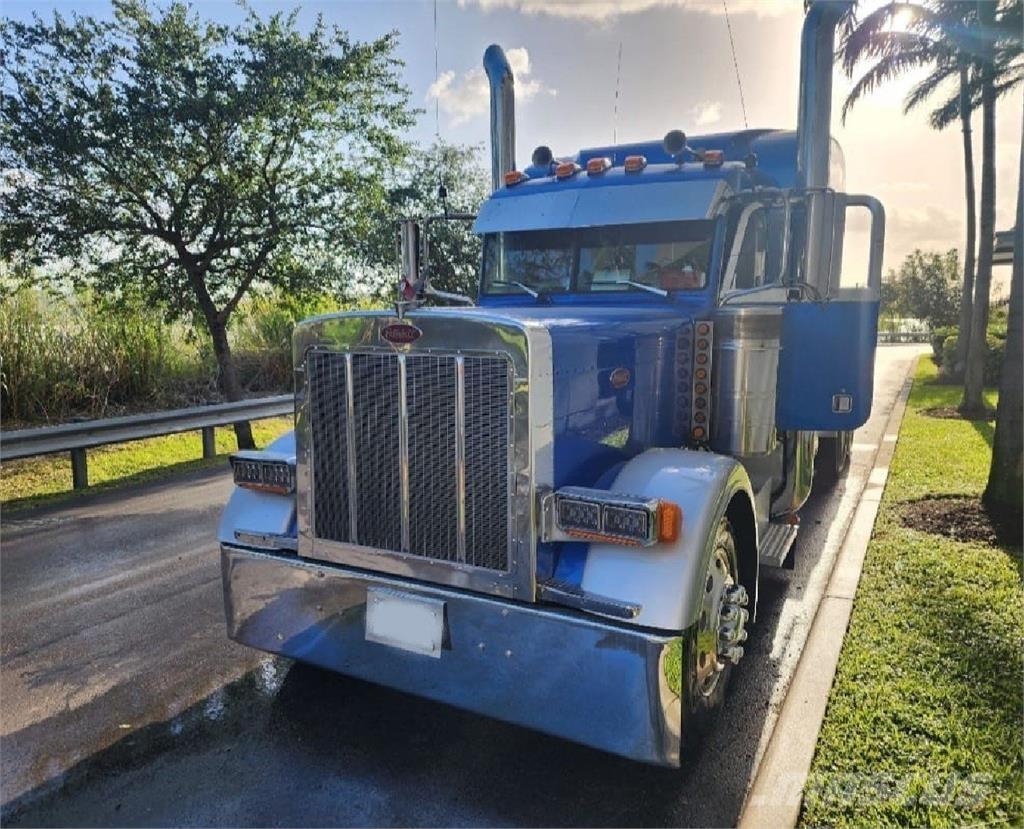 Peterbilt 379EXHD Vetopöytäautot