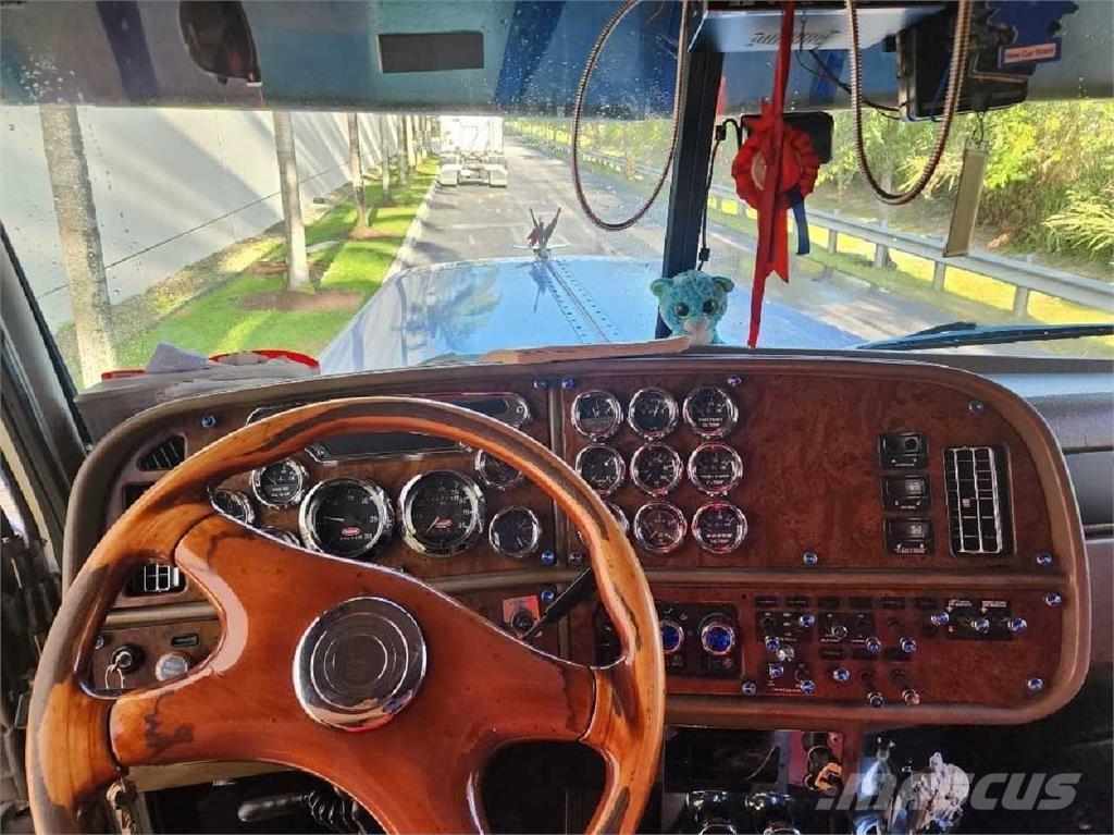 Peterbilt 379EXHD Vetopöytäautot