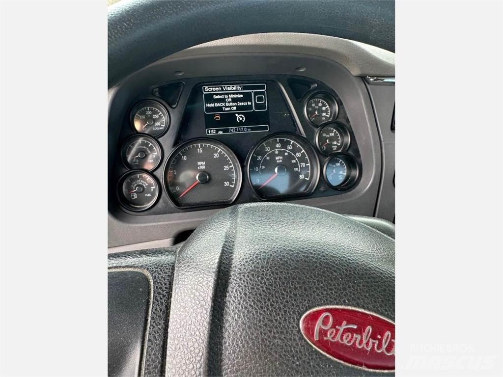 Peterbilt 567 Vetopöytäautot